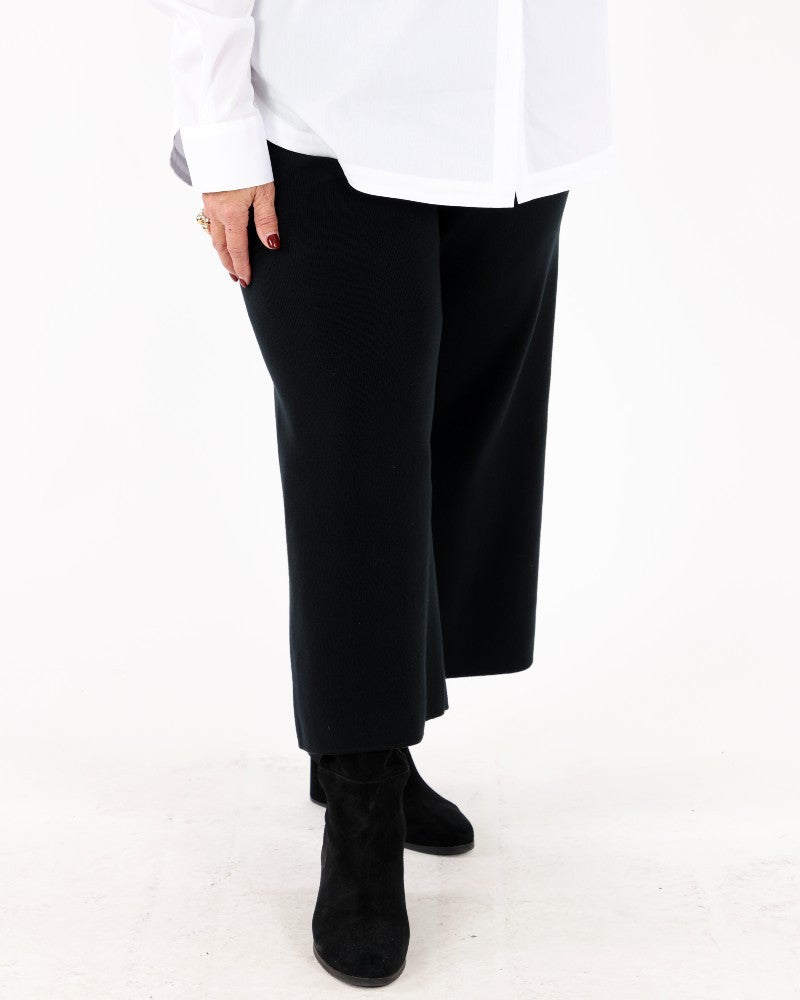 Agape Black Pants - Matte