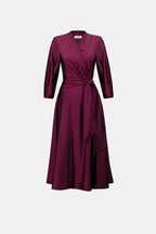 Robe bourgogne cache-cœur fluide en tricot satiné - Joseph Ribkoff