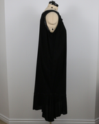 Black dress adorned with shimmering sequins - Angel Circle