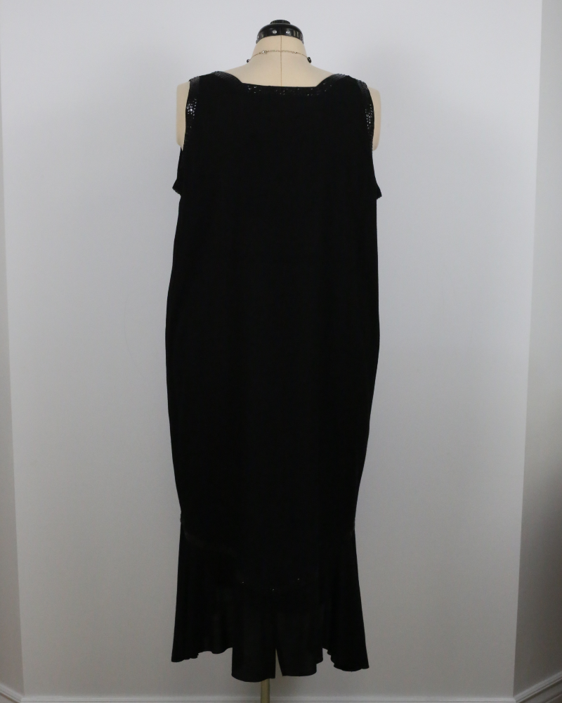 Black dress adorned with shimmering sequins - Angel Circle