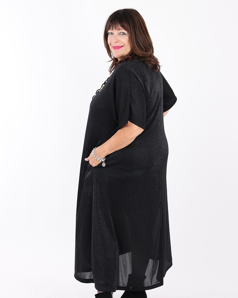 Shimmering black V-neck dress - Mat
