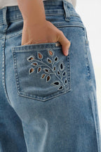Jean court brodé en denim Repreve®  - Joseph Ribkoff