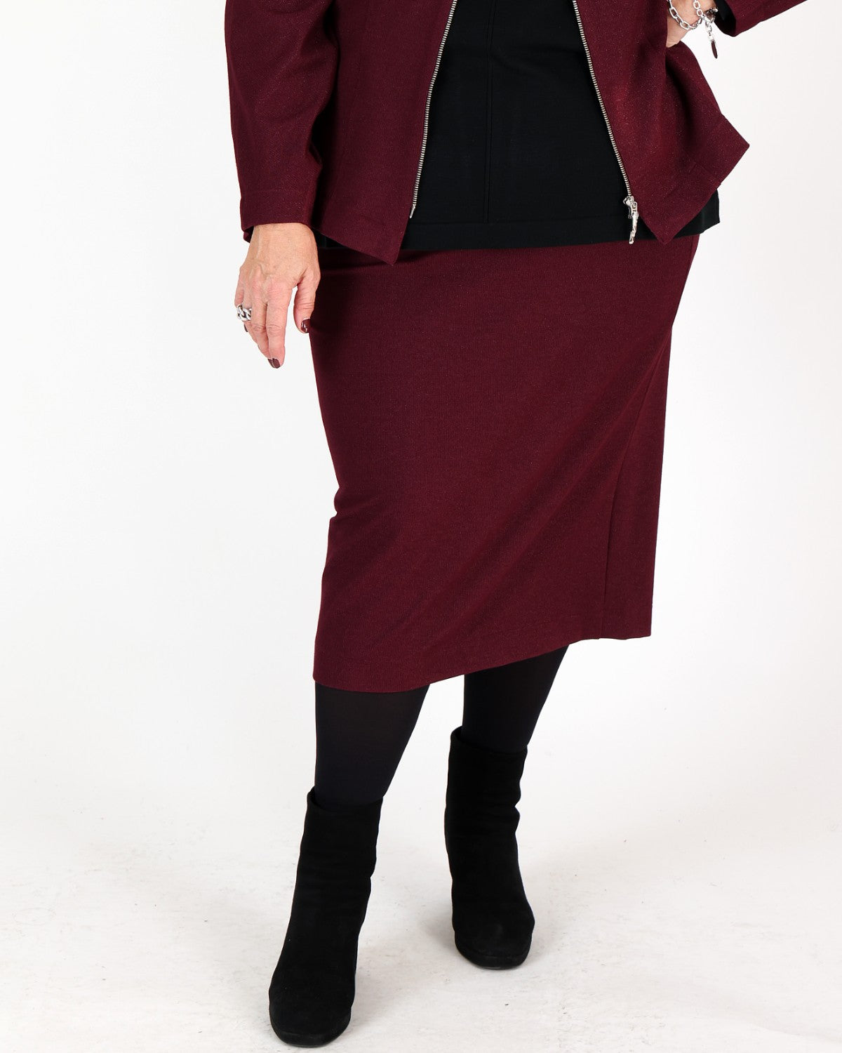 Héra burgundy straight midi skirt with back slit – MAT