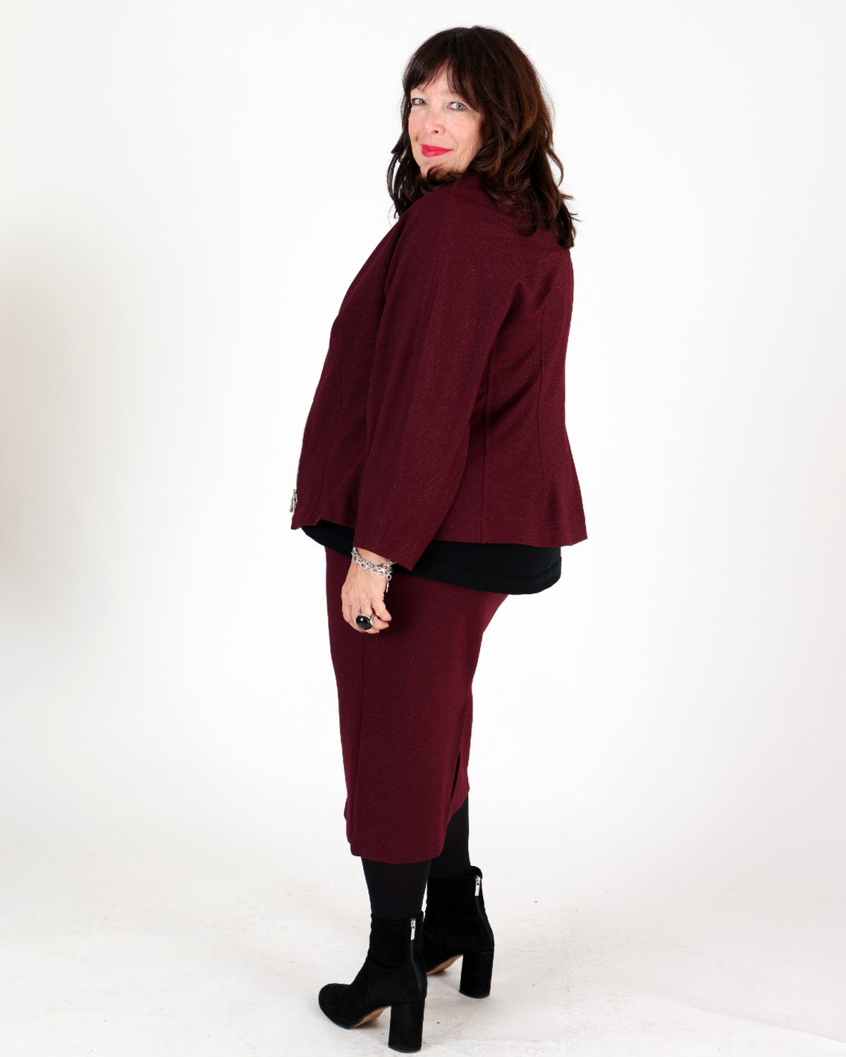 Héra burgundy straight midi skirt with back slit – MAT