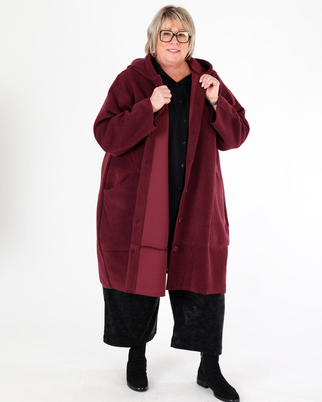 Manteau long à capuchon Alcazar Bordeaux – G!OZE