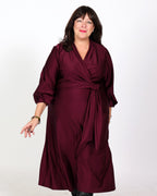 Robe bourgogne cache-cœur fluide en tricot satiné - Joseph Ribkoff